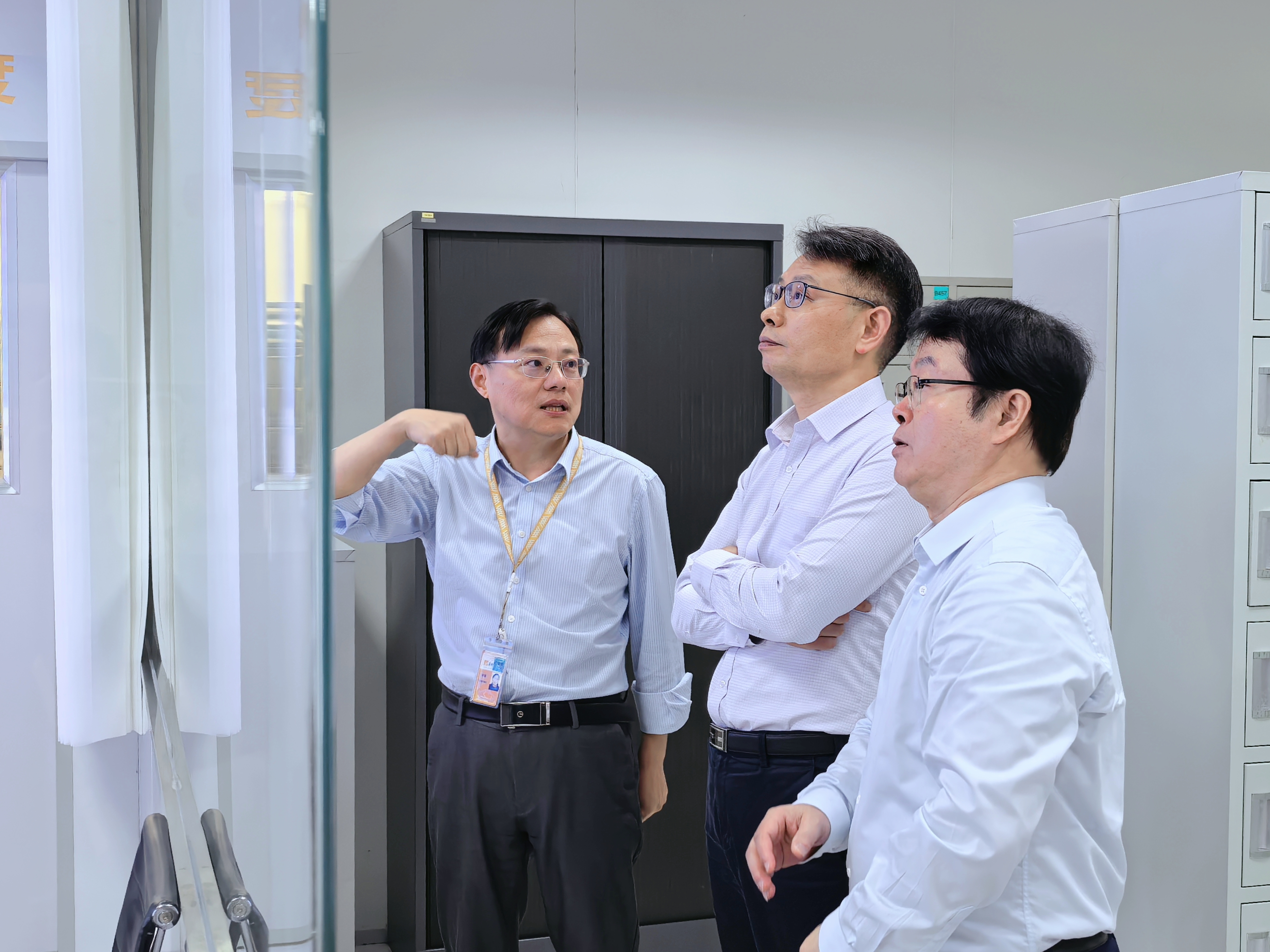 5.9非凡国际集团党委副书记、董事白勇一行莅临调研 (8) 5.9非凡国际集团党委副书记、董事白勇一行莅临调研 (8)